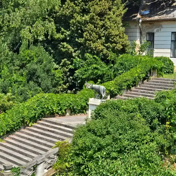 Statuia lui Romulus și Remus în Szarvas