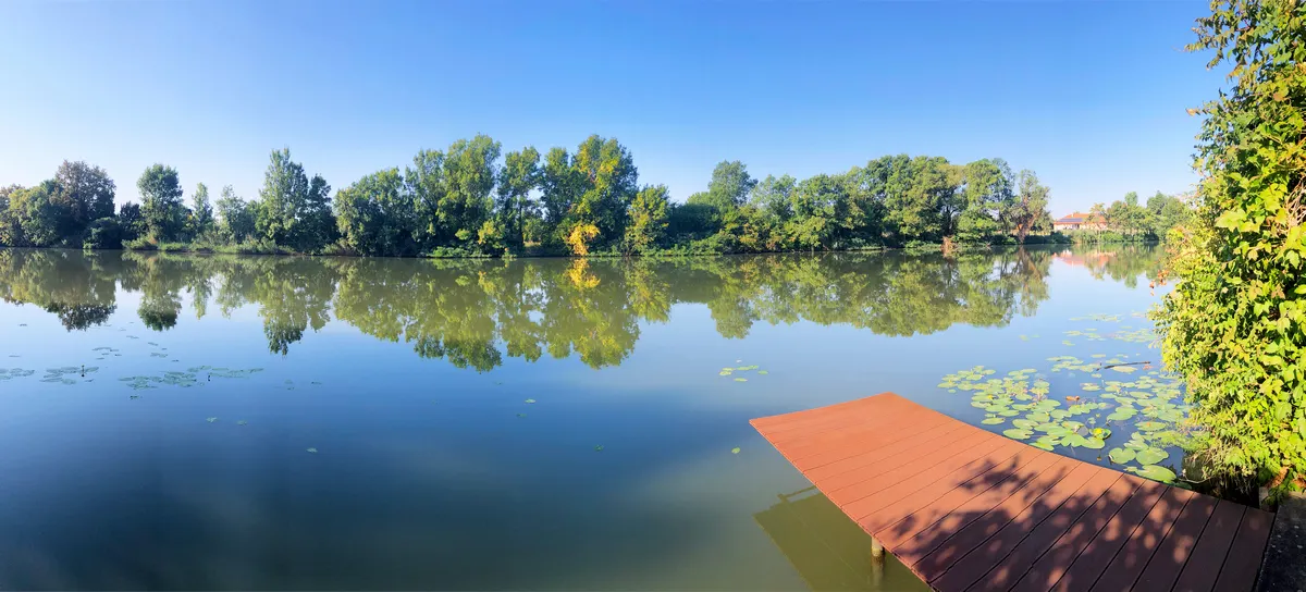 Palov's vendégház saját stégje, közvetlen vízparton