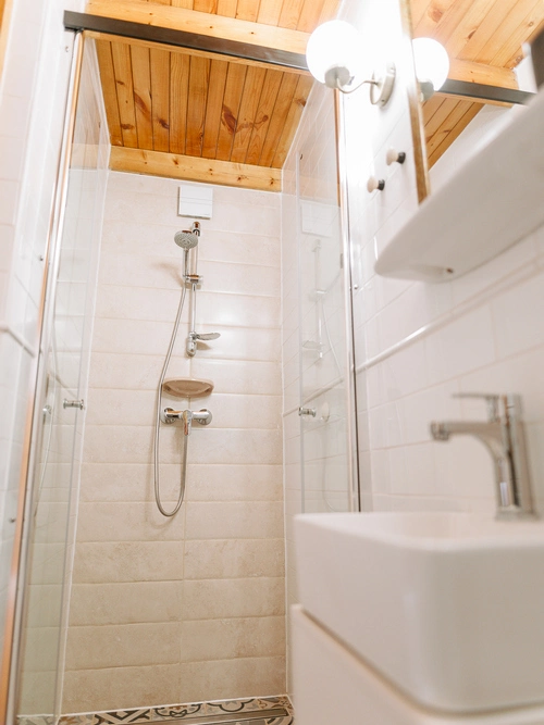 Palov's vízparti vendégház belső fotók furdoszoba