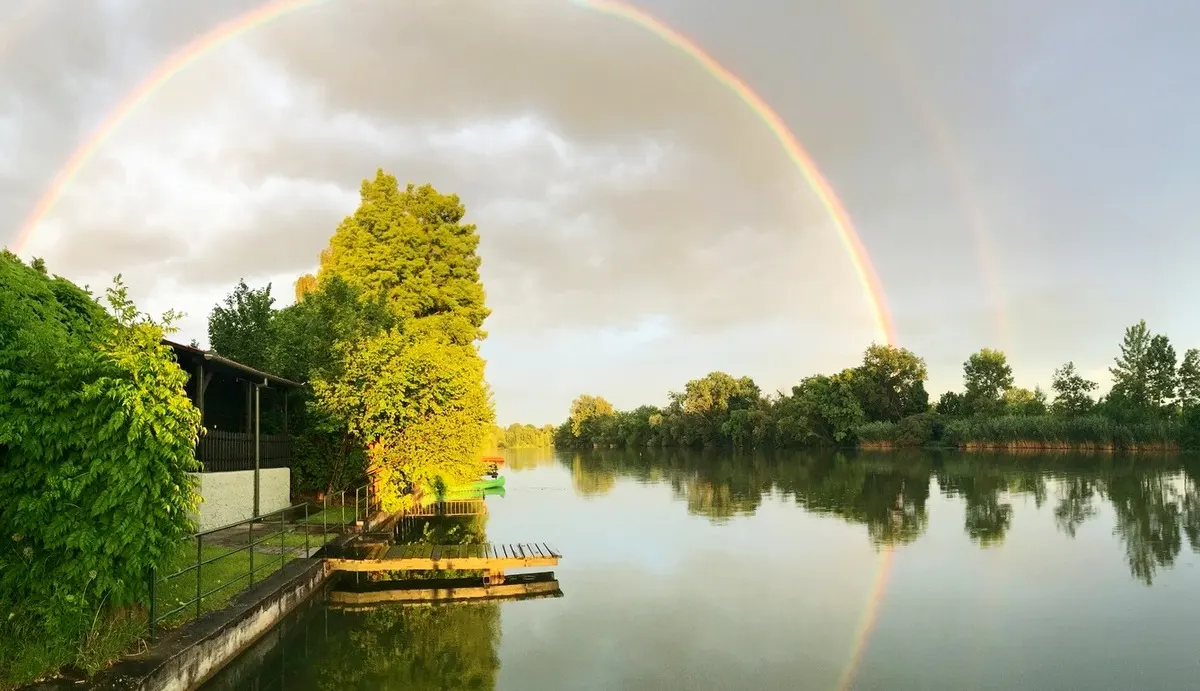 Holt-Körös partja szivárvánnyal